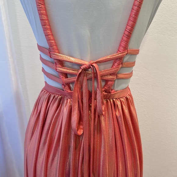 NWT Bronx and Banco Runway Goddess Metallic Deep V-Neck Gown Pink sz M - Picture 4 of 13